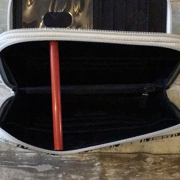 Vera Bradley Owl Print Crossbody Bag/Wristlet - Picture 4 of 7